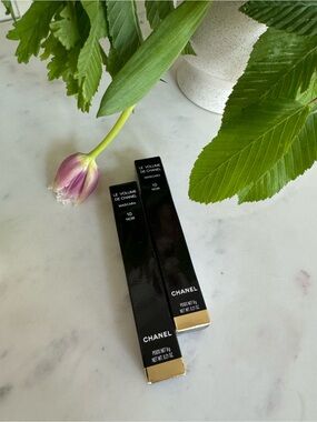 NIB CHANEL Le Volume de Chanel Mascara - Black
